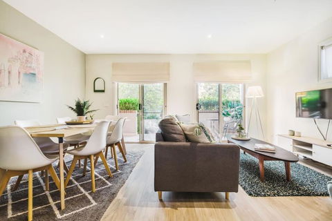 Harp Haven - Contemporary In Suburban Tree Lined Kew - C Tourism 0
