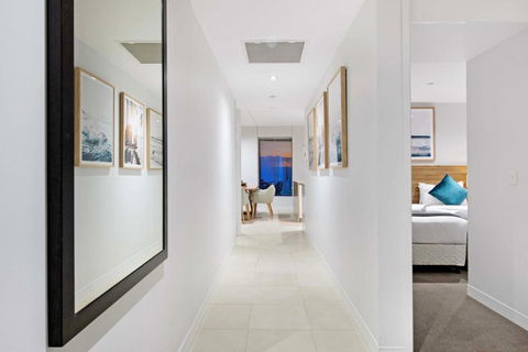 GUARANTEED OCEAN VIEW - Level 16 And Up - Soul Surfers Paradise - Self Contained &Privately Managed - C Tourism 1