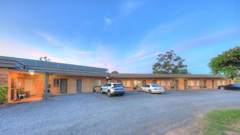 Hilldrop Motor Inn - C Tourism 0