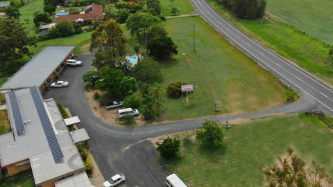 Hilldrop Motor Inn - C Tourism 1