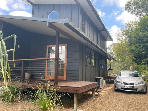 Hilltop Woods Noosa - C Tourism 0