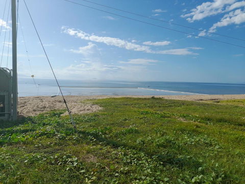 Home At The Beach In Ingham - C Tourism 2