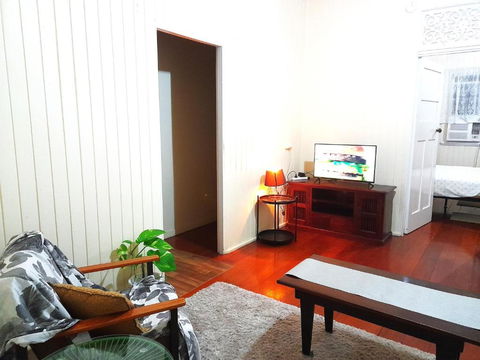 Home At The Beach In Ingham - C Tourism 1