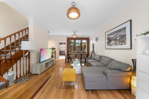 Ideally Located 3 BR With Parking & Central & Darling Harbour-10 Mins Walk - C Tourism 0
