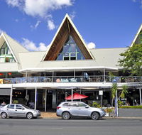 Airlie Waterfront Accommodation - C Tourism