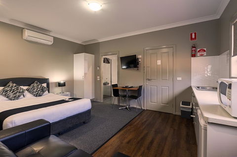 Akuna Motor Inn And Apartments - C Tourism 2