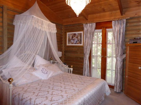 Aldgate Lodge Bed & Breakfast - C Tourism 2