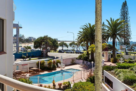 Alex Headland Beachfront - C Tourism 3