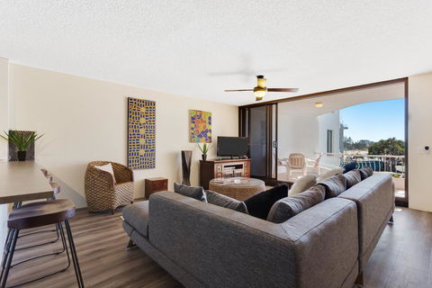 Alex Headland Beachfront - C Tourism 1