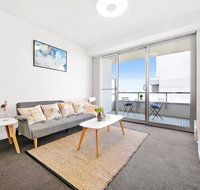 All amenities only downstairs 20 mins to CBD - C Tourism