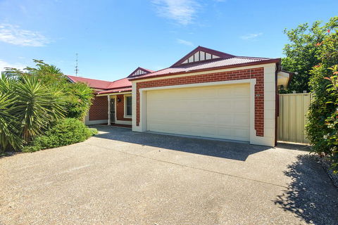 All Seasons Port Elliot Holiday House - C Tourism 1
