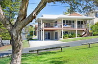 Book Bonny Hills Accommodation Vacations C Tourism C Tourism