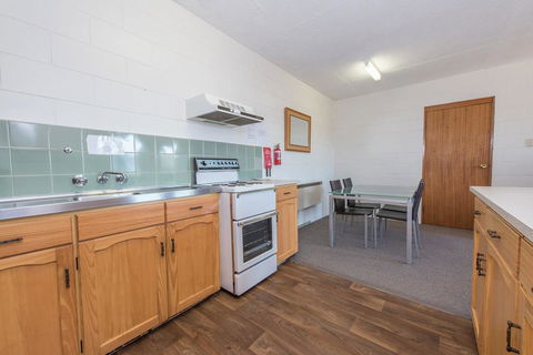 Alpine Apartment - Great Location With Views Of Lake Jindabyne - C Tourism 2