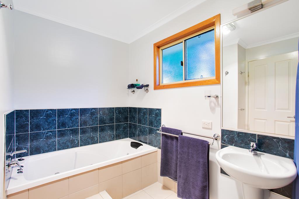 Theebine QLD C Tourism