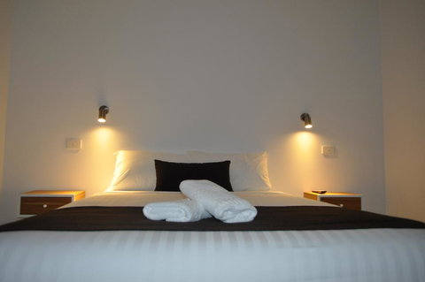 Amaze N Things Holiday Park & Motel - C Tourism 1