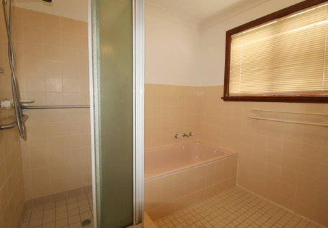 Amzaz, 15 Korogora Street - C Tourism 0
