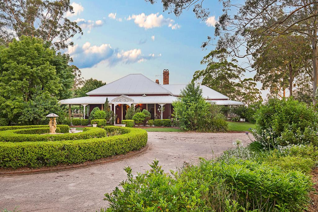 Upper Pinelands QLD C Tourism