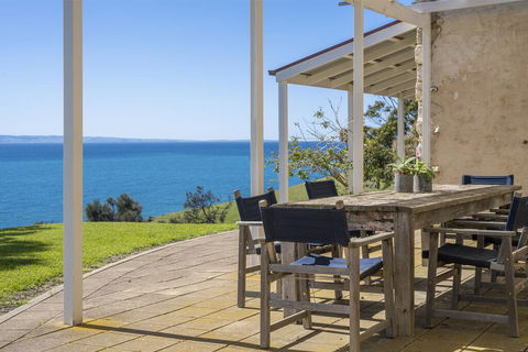 Antechamber Bay Retreats - C Tourism 1