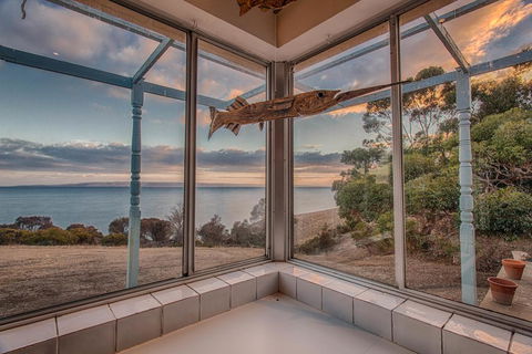 Antechamber Bay Retreats - C Tourism 0