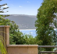 APARTMENT 23 PACIFIC APARTMENTS - sit on the deck and soak in the view - C Tourism