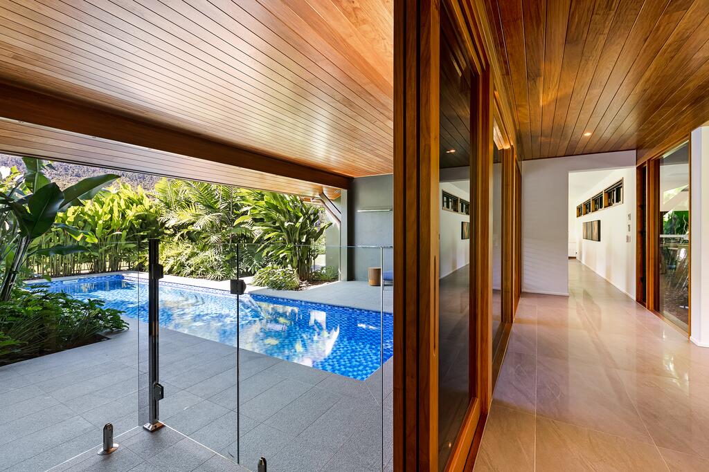 Flametree QLD C Tourism