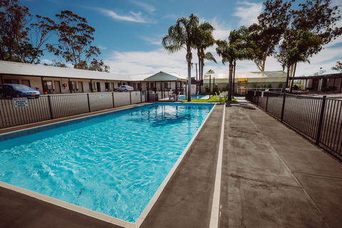 Artesian Spa Motel - C Tourism 3
