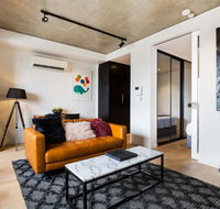 Artsy Apartment CBD City Views and Balcony - C Tourism