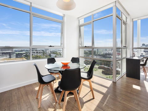 As The Sun Sets - Modern And Spacious 2BR Zetland Apartment Facing The Setting Sun - C Tourism 1
