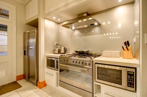 Ashcroft Apartment - C Tourism 2