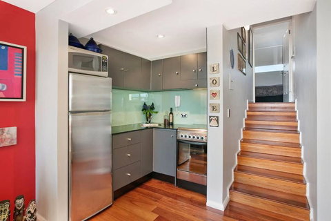 Manlybeachonline.com713 At The Beach - C Tourism 1