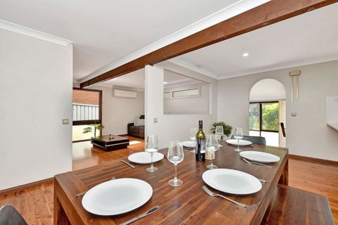 NEW PropertyBreezy Bayside Haven At Brightwaters - C Tourism 1