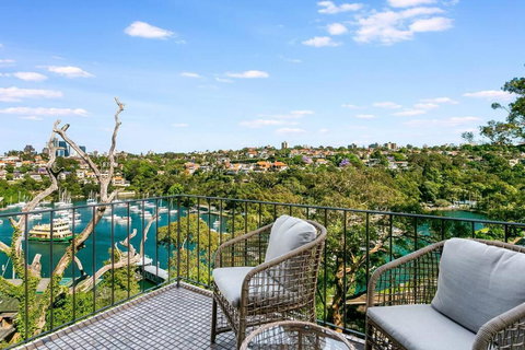 MOS17 - 1 Bedroom W Views-Mosman - C Tourism 0
