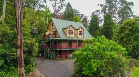 Mountain Lodge - C Tourism 0