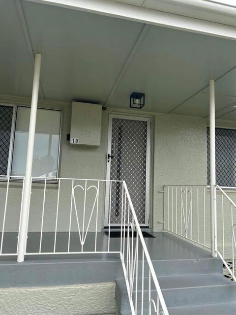 Mt Isa - Emerald Gem 3 Bedroom Home QUIET AREA - C Tourism 1