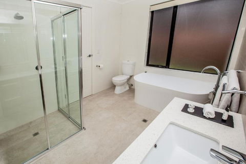 Neagles Retreat Villas - C Tourism 2