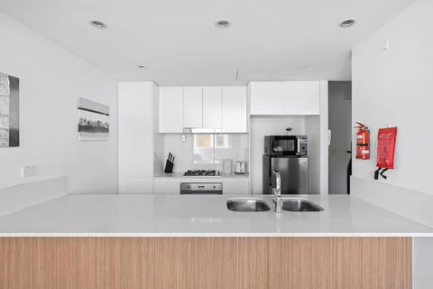 NEW 3BR Apt In Kingsgrove Sleeps 7 - C Tourism 2