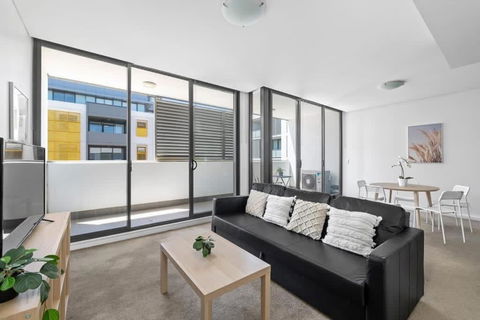 NEW 3BR Apt In Kingsgrove Sleeps 7 - C Tourism 3