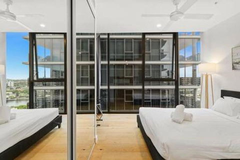 NEW Centrally Located High Level Studio Apartment - C Tourism 1
