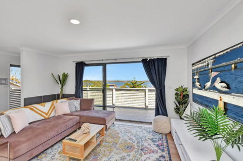 New Property Seabreeze Bungalow - Lakeview Sunset Delight At Sunshine On Lake Macquarie - C Tourism 2