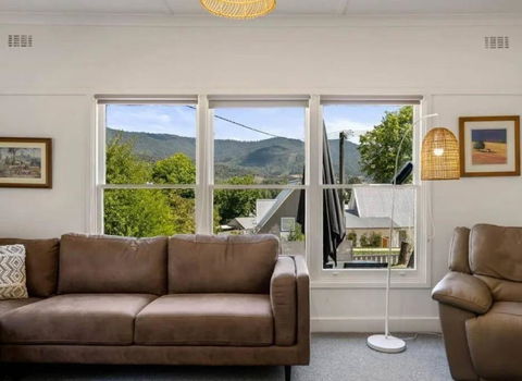 Mount Beauty 3BR Home - C Tourism 3