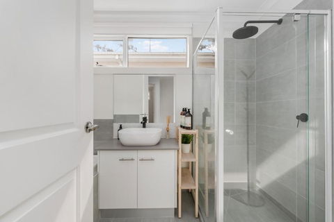 Newsom House - Stylish & Elegant Home With 4 King Beds - C Tourism 3