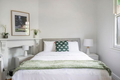 Newtown Nest - Chic Terrace Living Off King Street - C Tourism 1