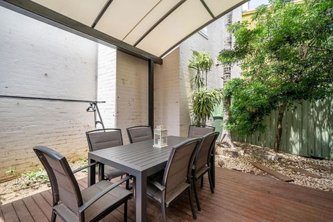 Newtown Nest - Chic Terrace Living Off King Street - C Tourism 2