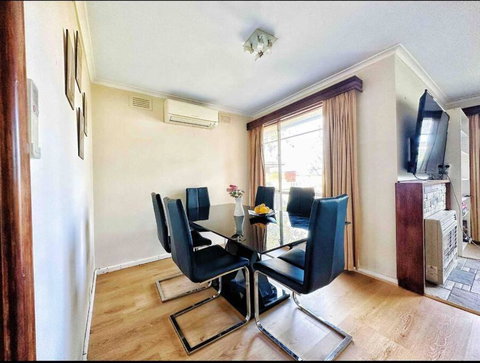 Nice 3 Bedroom House Mt Waverley - C Tourism 2