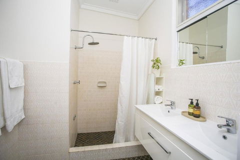 NOR214 - Northstead Coastal Charm - C Tourism 3