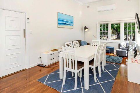 Normanville, Large Historic Three Bedroom Home - C Tourism 3