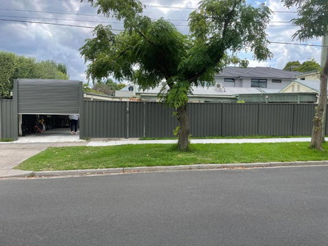 Oakleigh Private Unit - C Tourism 1