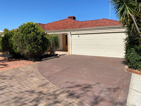 Ocean Keys Family Accommodation - C Tourism 0