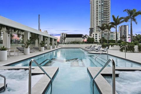 OCEAN Views In Beachside 2-Bedroom Unit - Q Stay - C Tourism 3