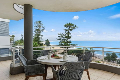 Ocean Vista Escape - A Lofty Beachfront Penthouse - C Tourism 1